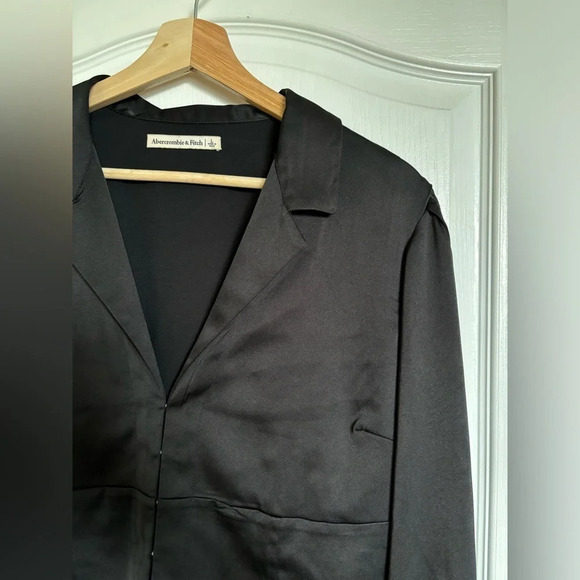 ABERCROMBIE & FITCH Satin Top - Picture 4 of 6